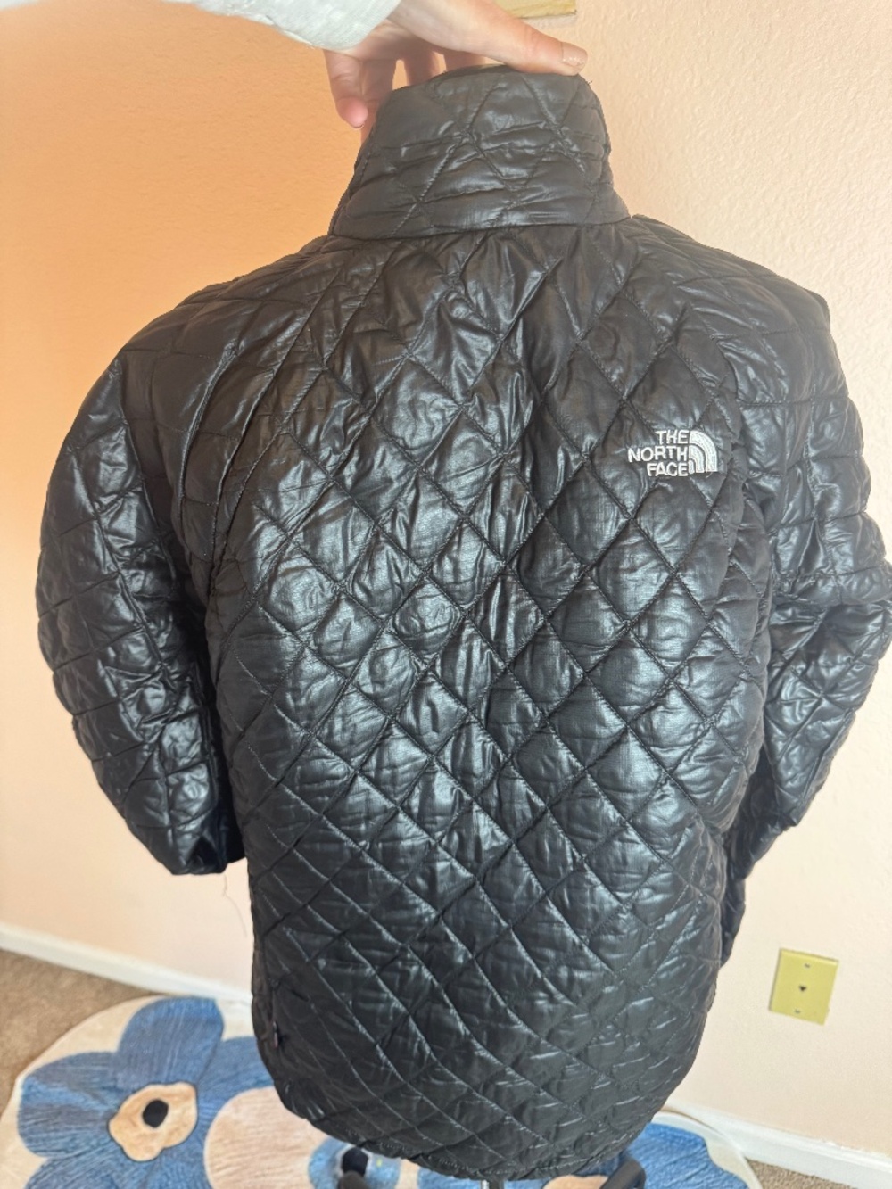 The North Face black quilted Thermoball jacket Large - Picture 2 of 5